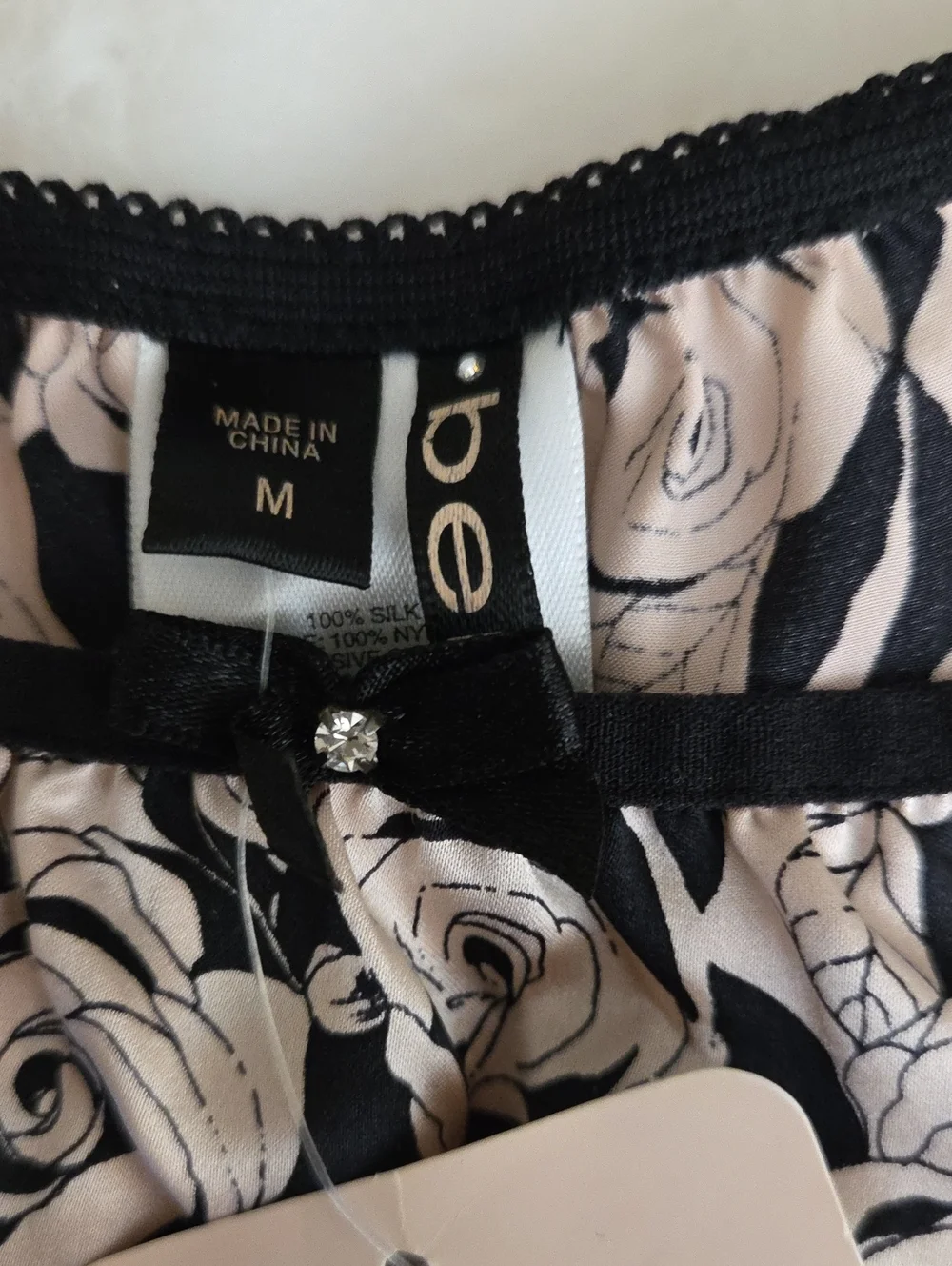 NWT Vintage Authentic Y2K Bebe Boudoir Black & Blush Rose Lace Thong